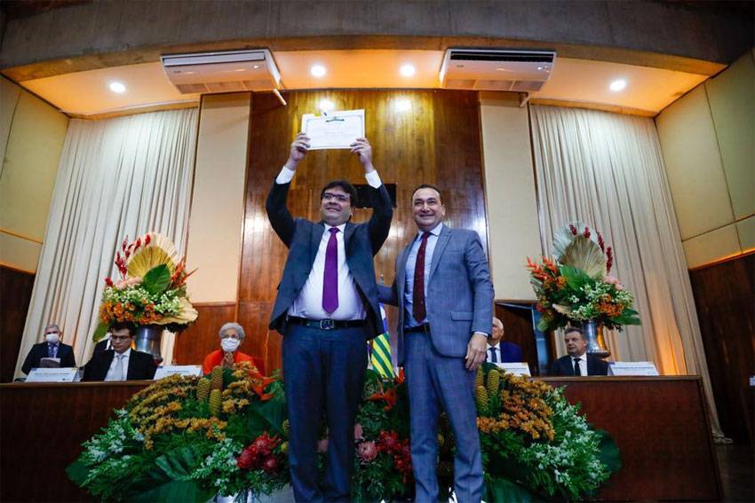 Durante diplomação Rafael Fonteles diz que Piauí avançará e priorizará os mais pobres